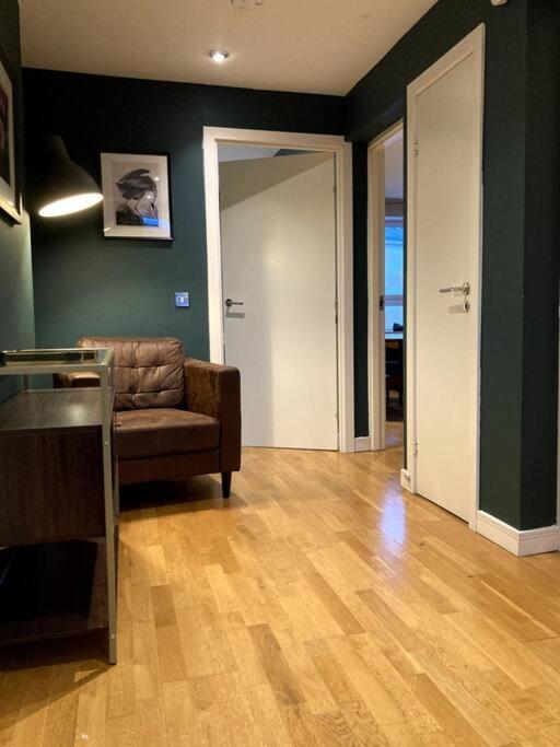 Stylish 2 Bed Accessible Flat Perfect Location Appartamento Glasgow Esterno foto