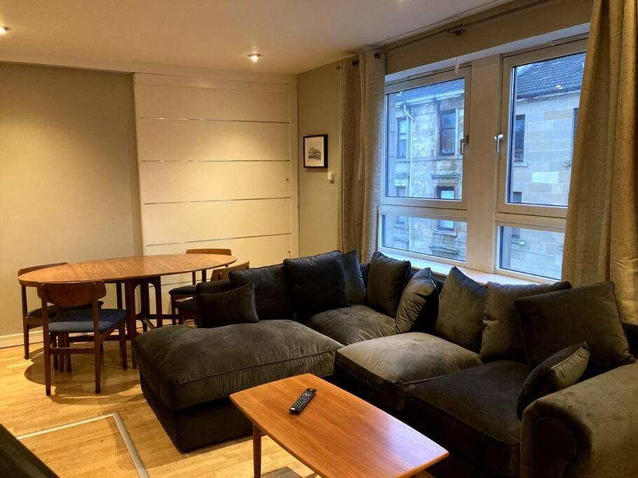 Stylish 2 Bed Accessible Flat Perfect Location Appartamento Glasgow Esterno foto